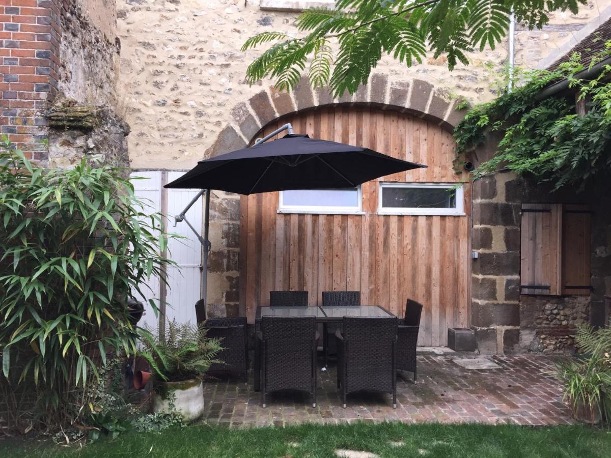 L Annonce N Est Pas D Actualite Ne Pas Prendre De Reservation Villa Saint-Fargeau  Buitenkant foto